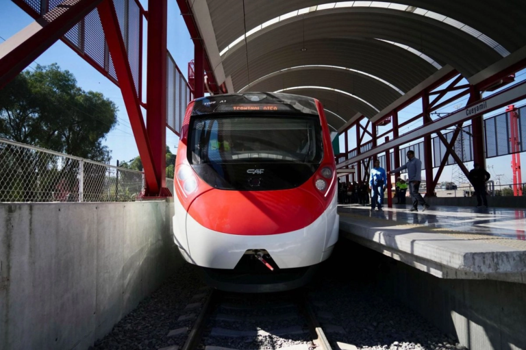 Tren al AIFA operará antes de Semana Santa; rutas de México a Pachuca y Querétaro hasta 2027: Sheinbaum