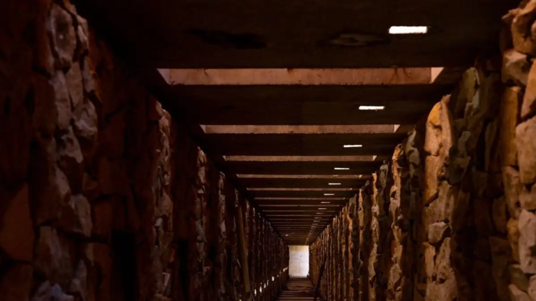 Claudia Sheinbaum recorre mausoleo de Pasta de Conchos y reafirma compromiso de justicia