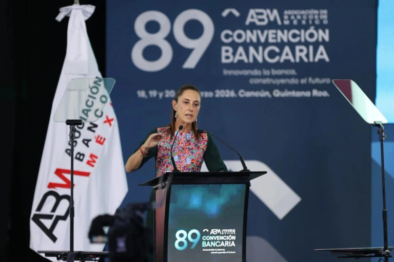 Llama la Presidenta a banqueros a trabajar en lo que sí coinciden