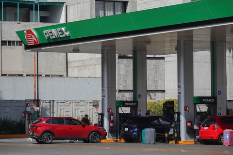 Gasolineros aceptaron «tope voluntario» de 28.50 pesos al diésel: Sheinbaum; siguen negociaciones sobre precio