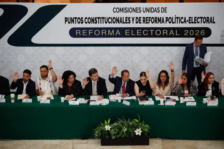 Aprueban en comisiones de San Lázaro dictamen del plan B electoral