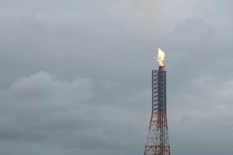 Pemex: incendio en Refinería Olmeca fue totalmente sofocado; no hubo personal intoxicado ni lesionado