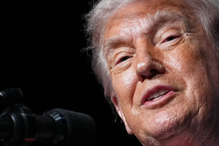 Cuando los portaviones regresen de Irán «tomaremos el control de Cuba casi de inmediato”: Trump en Miami