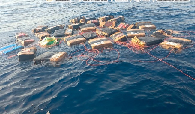 EN AGUAS DEL GOLFO DE TEHUANTEPEC, LA MARINA ASEGURA DOS TONELADAS DE COCAÍNA