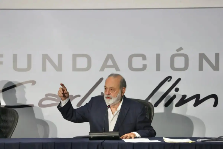 Sheinbaum de acuerdo con Slim, sí “es irracional” la calificación de Moody´s a México