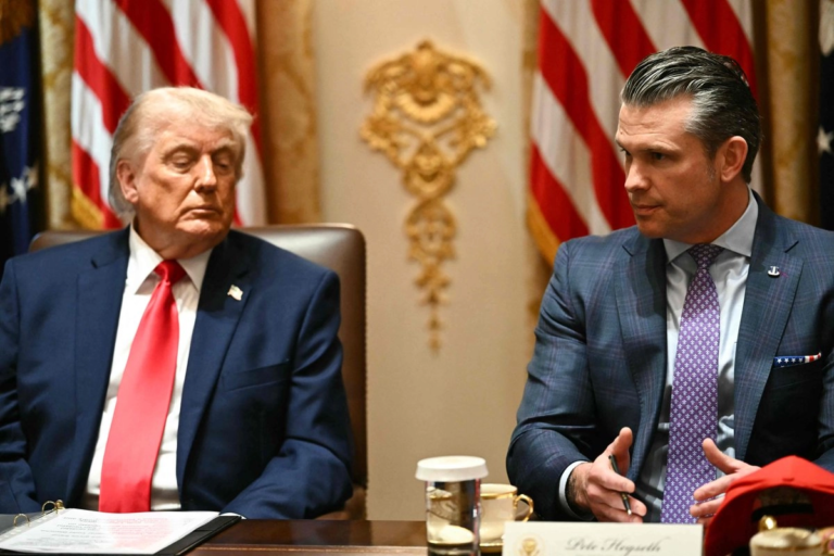Trump “bromea” al decir que su secretario de Defensa “ama la guerra”